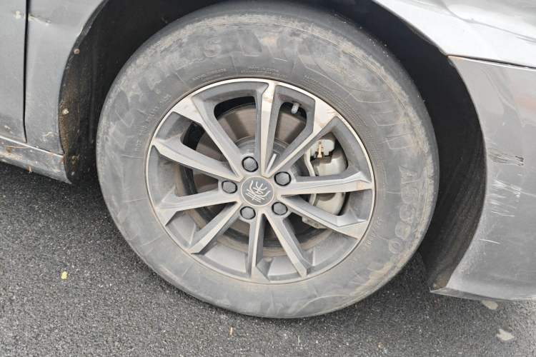 Used BYD Qin PLUS 2024 HONOR Edition DM-i 55KM Leading Model Right Front Wheel Hub