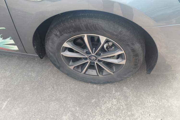 Used BYD Qin PLUS 2024 HONOR Edition DM-i 55KM Leading Model Right Front Wheel Hub