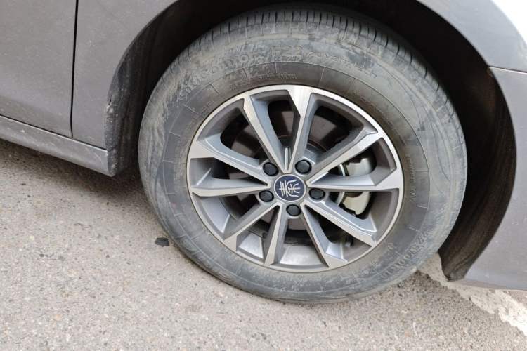Used BYD Qin PLUS 2024 HONOR Edition DM-i 55KM Leading Model Right Front Wheel Hub