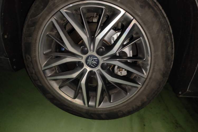 Used BYD Qin PLUS 2024 HONOR Edition DM-i 120KM Leading Model Right Front Wheel Hub