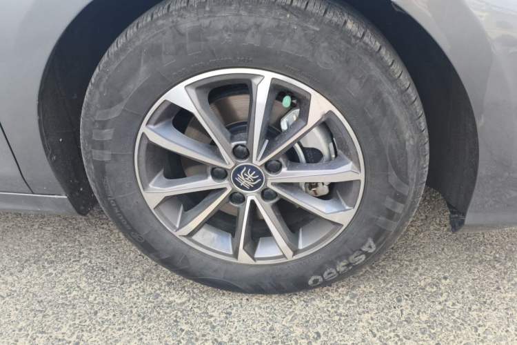 Used BYD Qin PLUS 2024 HONOR Edition DM-i 55KM Leading Model Right Front Wheel Hub