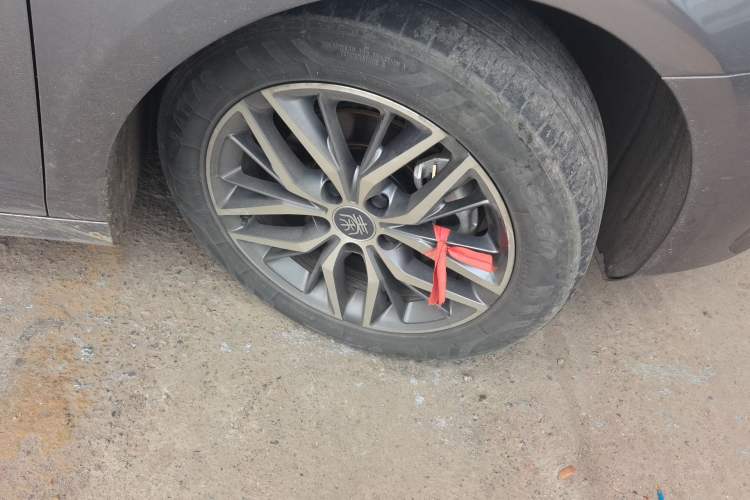 Used BYD Qin PLUS 2024 Honor Edition EV 510KM Beyond Model Right Front Wheel Hub