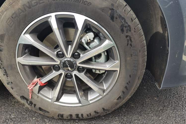 Used BYD Qin PLUS 2024 HONOR Edition DM-i 55KM Leading Model Right Front Wheel Hub