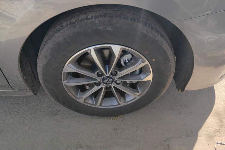 Used BYD Qin PLUS 2024 HONOR Edition DM-i 55KM Leading Model Right Front Wheel Hub
