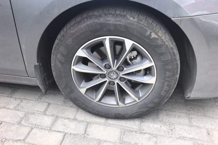 Used BYD Qin PLUS 2024 HONOR Edition DM-i 55KM Leading Model Right Front Wheel Hub