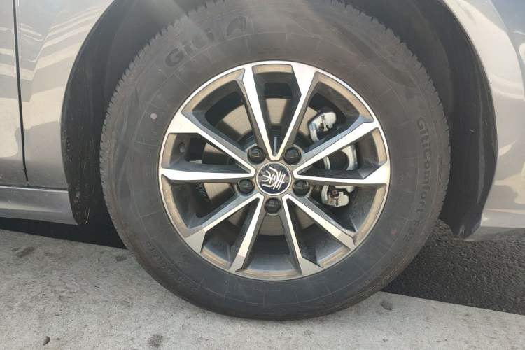 Used BYD Qin PLUS 2024 HONOR Edition DM-i 55KM Leading Model Right Front Wheel Hub