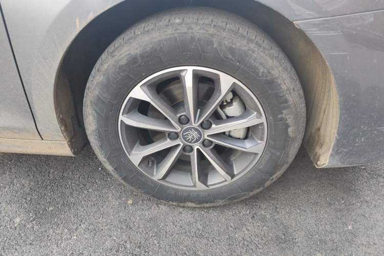 Used BYD Qin PLUS 2024 HONOR Edition DM-i 55KM Leading Model Right Front Wheel Hub