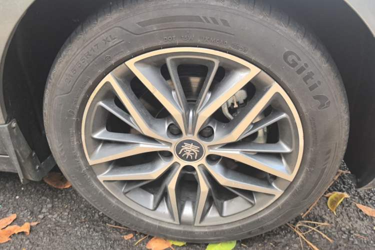 Used BYD Qin PLUS 2024 Honor Edition EV 510KM Leading Model Right Front Wheel Hub