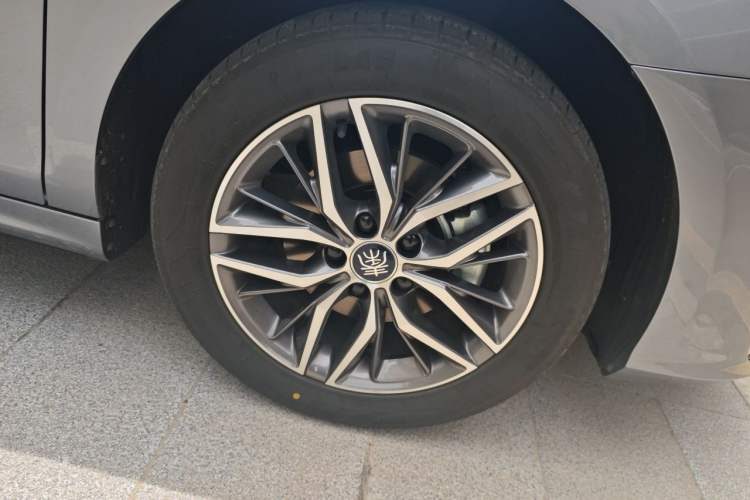 Used BYD Qin PLUS 2024 HONOR Edition DM-i 120KM Leading Model Right Front Wheel Hub