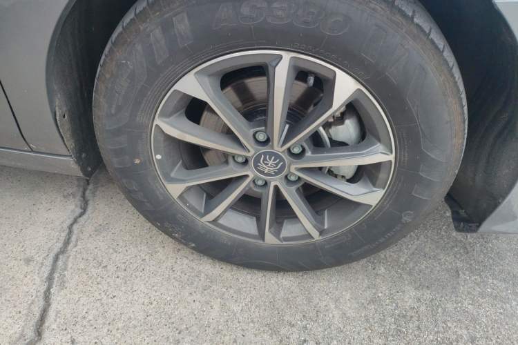 Used BYD Qin PLUS 2024 HONOR Edition DM-i 55KM Leading Model Right Front Wheel Hub