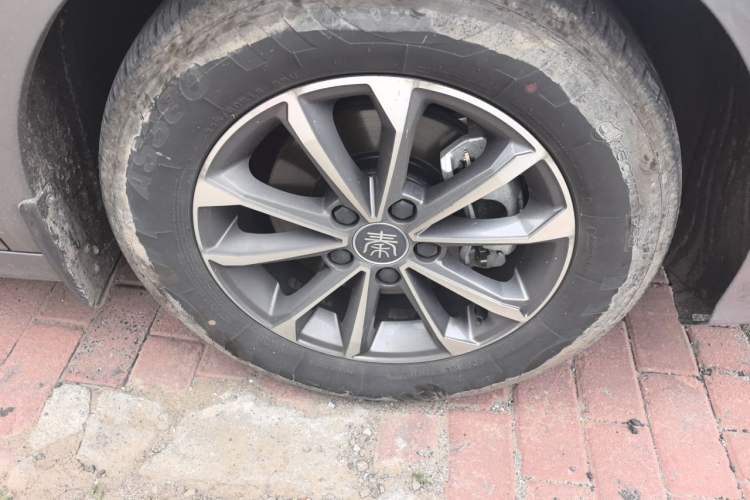 Used BYD Qin PLUS 2024 HONOR Edition DM-i 55KM Leading Model Right Front Wheel Hub