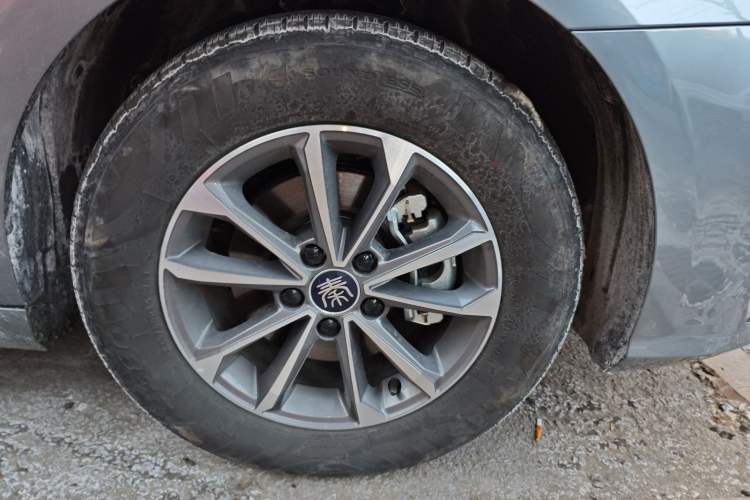 Used BYD Qin PLUS 2024 HONOR Edition DM-i 55KM Leading Model Right Front Wheel Hub