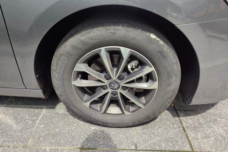 Used BYD Qin PLUS 2024 HONOR Edition DM-i 55KM Leading Model Right Front Wheel Hub