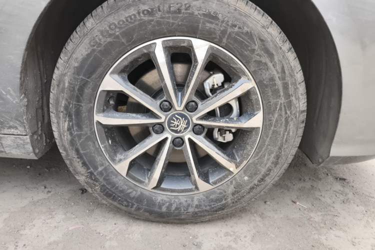 Used BYD Qin PLUS 2024 HONOR Edition DM-i 55KM Leading Model Right Front Wheel Hub