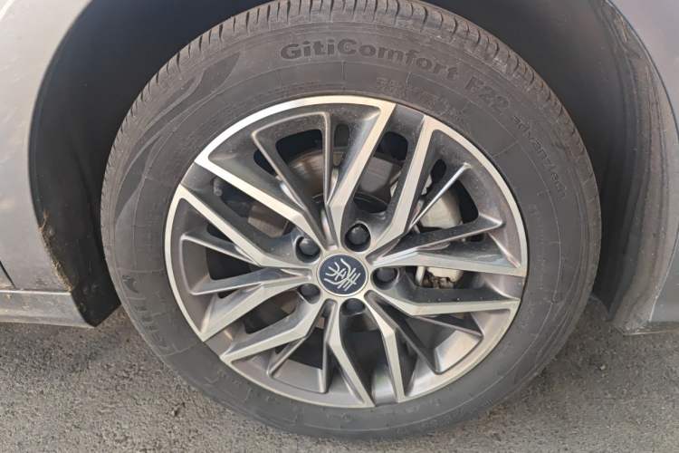 Used BYD Qin PLUS 2024 HONOR Edition DM-i 120KM Leading Model Right Front Wheel Hub