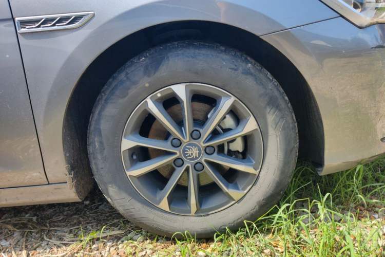 Used BYD Qin PLUS 2024 HONOR Edition DM-i 55KM Leading Model Right Front Wheel Hub