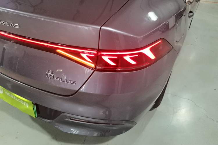 Used BYD Qin PLUS 2024 HONOR Edition DM-i 55KM Leading Model Right Rear Taillight