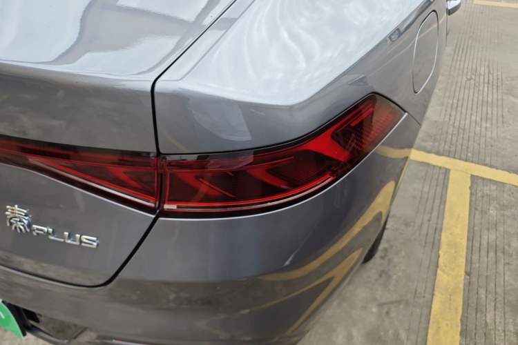 Used BYD Qin PLUS 2024 HONOR Edition DM-i 55KM Leading Model Right Rear Taillight