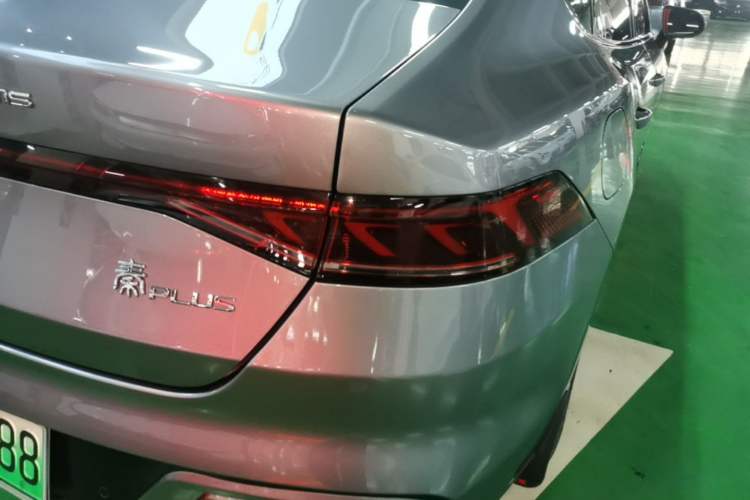 Used BYD Qin PLUS 2024 Honor Edition EV 510KM Beyond Model Right Rear Taillight