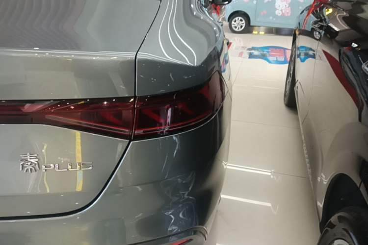Used BYD Qin PLUS 2024 HONOR Edition DM-i 55KM Leading Model Right Rear Taillight