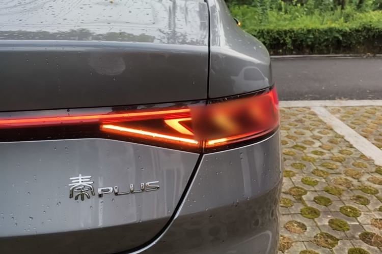 Used BYD Qin PLUS 2024 HONOR Edition DM-i 120KM Beyond Model Right Rear Taillight