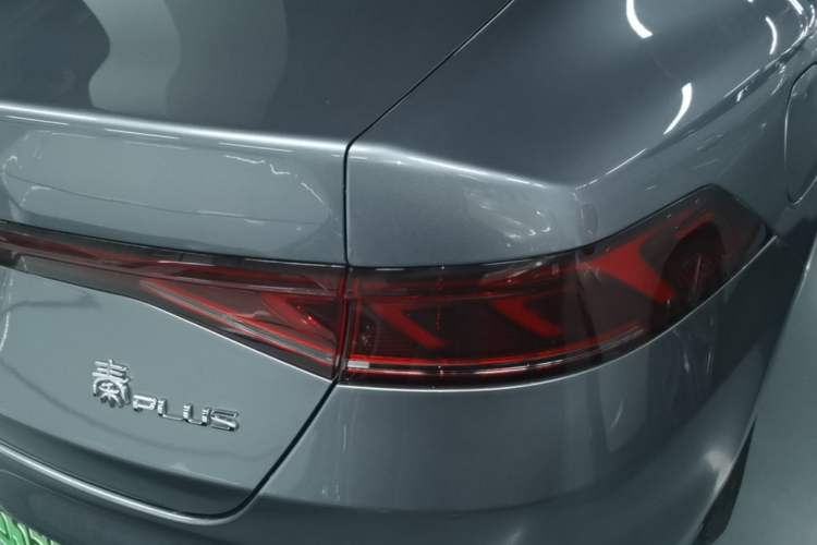Used BYD Qin PLUS 2024 HONOR Edition DM-i 55KM Leading Model Right Rear Taillight