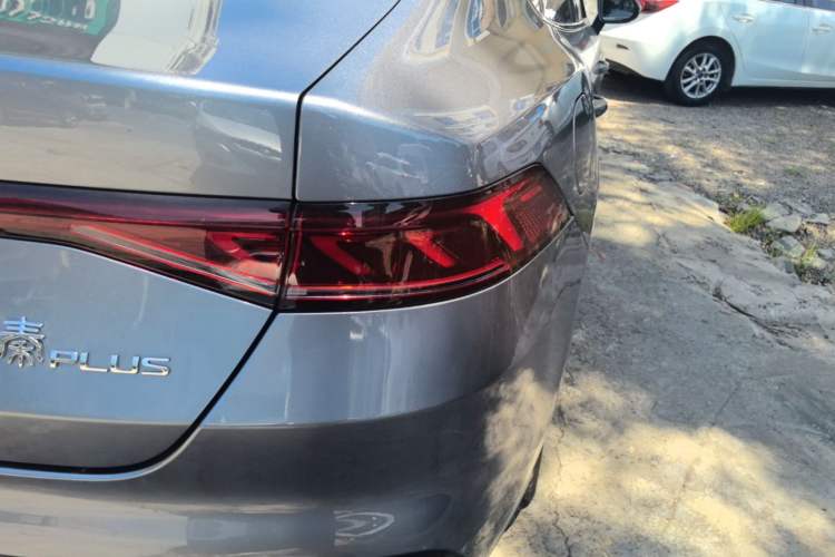 Used BYD Qin PLUS 2024 Honor Edition EV 420KM Leading Model Right Rear Taillight