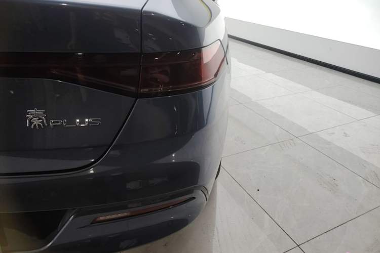 Used BYD Qin PLUS 2024 HONOR Edition DM-i 55KM Leading Model Right Rear Taillight