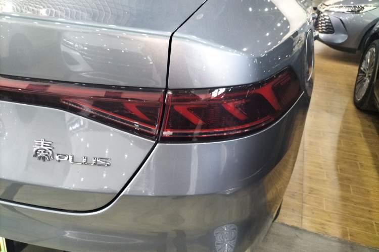 Used BYD Qin PLUS 2024 HONOR Edition DM-i 55KM Leading Model Right Rear Taillight