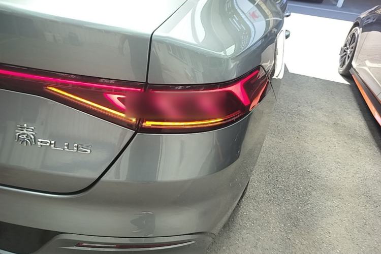 Used BYD Qin PLUS 2024 HONOR Edition DM-i 55KM Leading Model Right Rear Taillight