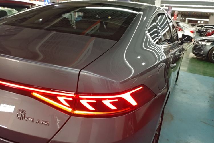 Used BYD Qin PLUS 2024 HONOR Edition DM-i 55KM Leading Model Right Rear Taillight