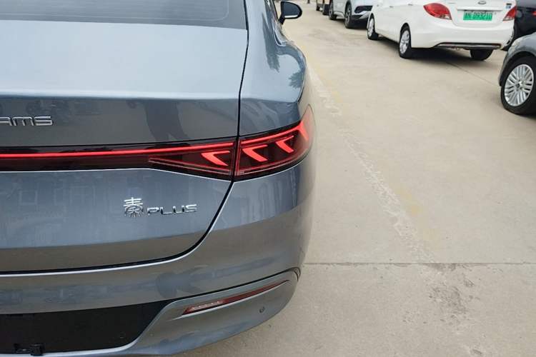 Used BYD Qin PLUS 2024 HONOR Edition DM-i 55KM Leading Model Right Rear Taillight