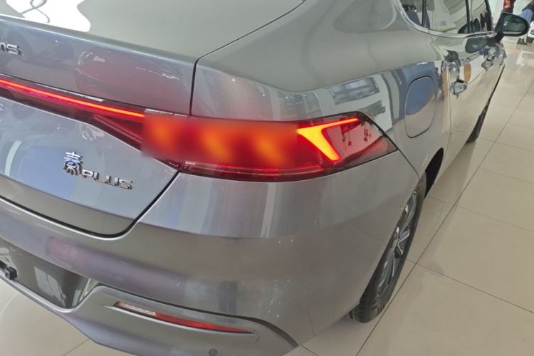 Used BYD Qin PLUS 2024 HONOR Edition DM-i 55KM Leading Model Right Rear Taillight