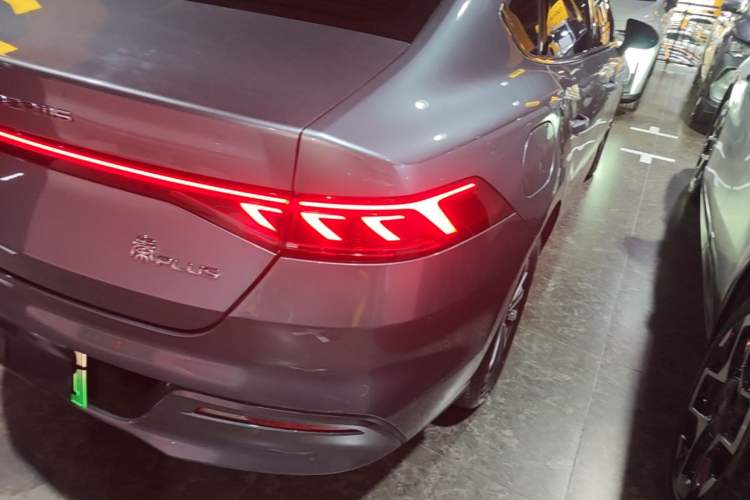 Used BYD Qin PLUS 2024 HONOR Edition DM-i 55KM Leading Model Right Rear Taillight