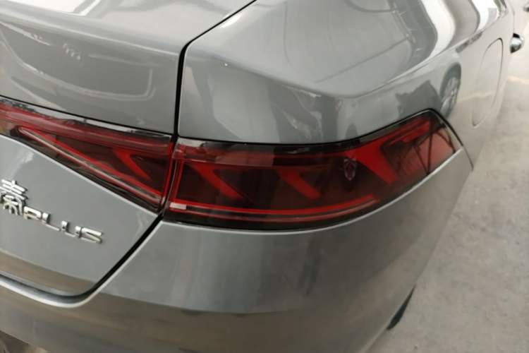 Used BYD Qin PLUS 2024 HONOR Edition DM-i 55KM Leading Model Right Rear Taillight
