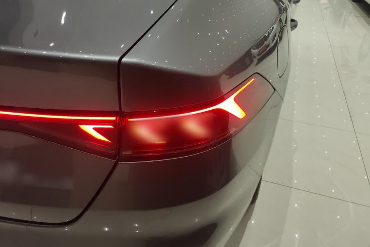Used BYD Qin PLUS 2024 HONOR Edition DM-i 120KM Leading Model Right Rear Taillight