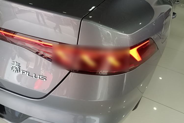Used BYD Qin PLUS 2024 HONOR Edition DM-i 55KM Leading Model Right Rear Taillight