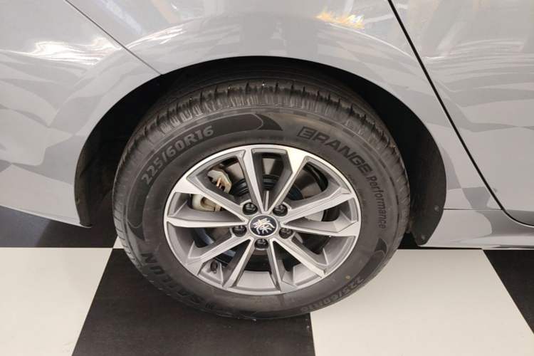 Used BYD Qin PLUS 2024 HONOR Edition DM-i 55KM Leading Model Right Rear Wheel Hub