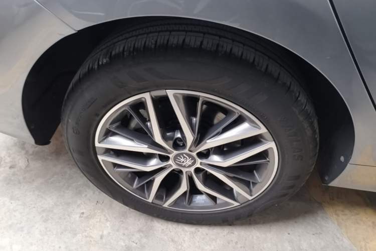 Used BYD Qin PLUS 2024 Honor Edition EV 420KM Beyond Model Right Rear Wheel Hub