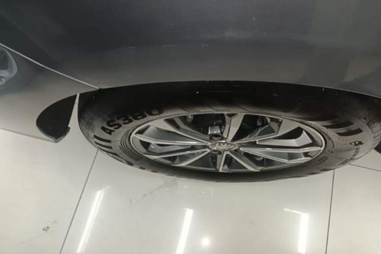Used BYD Qin PLUS 2024 HONOR Edition DM-i 55KM Leading Model Right Rear Wheel Hub