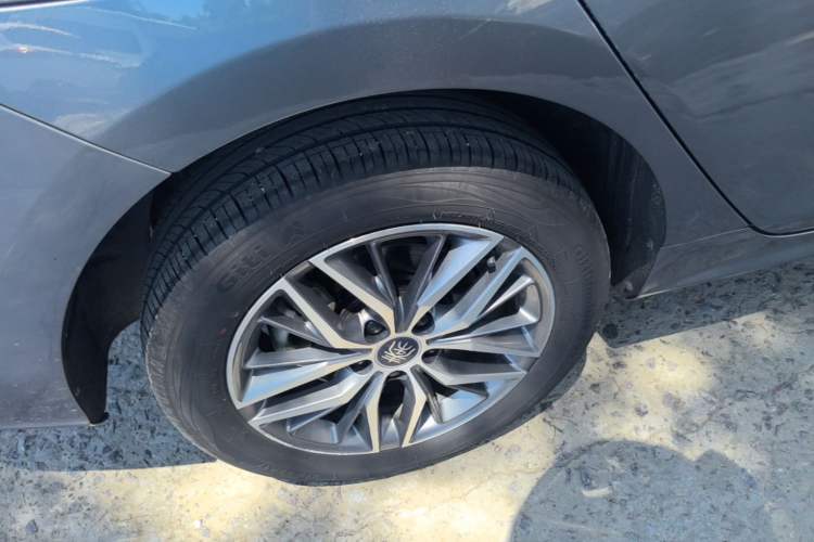 Used BYD Qin PLUS 2024 Honor Edition EV 420KM Leading Model Right Rear Wheel Hub
