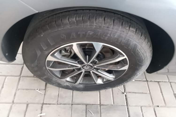 Used BYD Qin PLUS 2024 HONOR Edition DM-i 55KM Leading Model Right Rear Wheel Hub