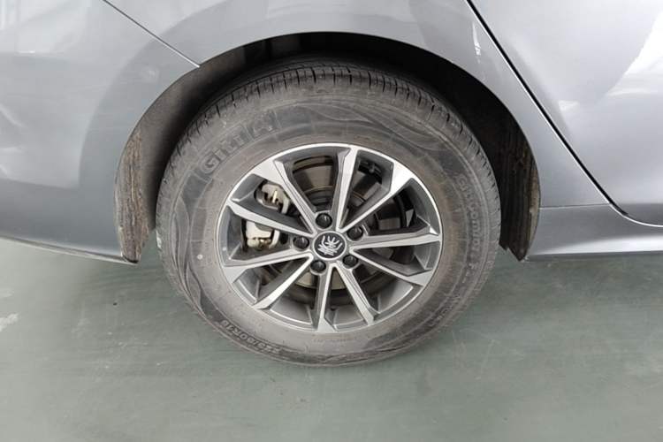 Used BYD Qin PLUS 2024 HONOR Edition DM-i 55KM Leading Model Right Rear Wheel Hub