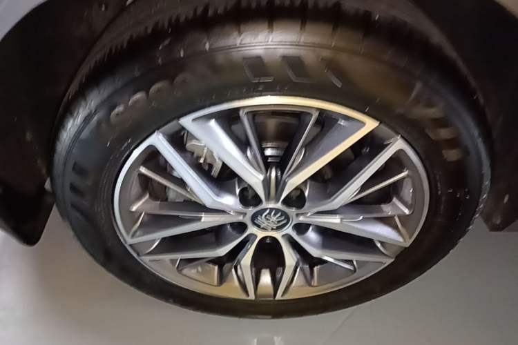 Used BYD Qin PLUS 2024 Honor Edition EV 420KM Leading Model Right Rear Wheel Hub