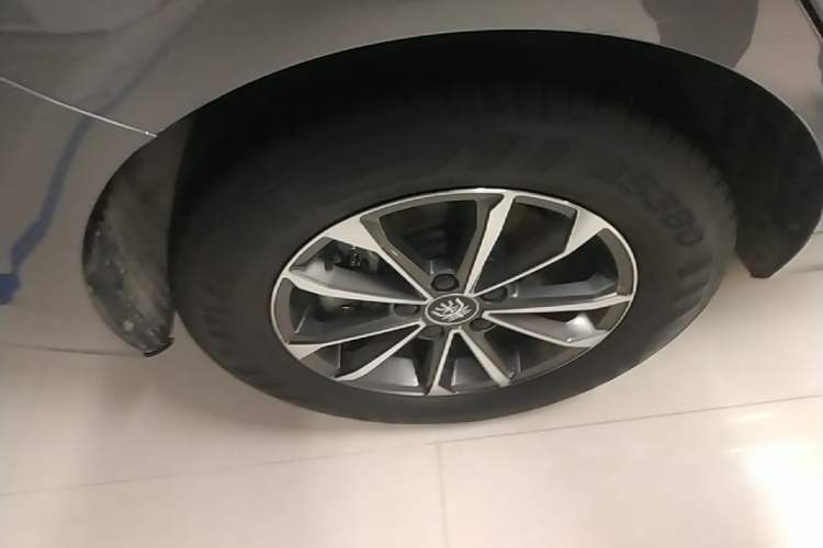 Used BYD Qin PLUS 2024 HONOR Edition DM-i 55KM Leading Model Right Rear Wheel Hub