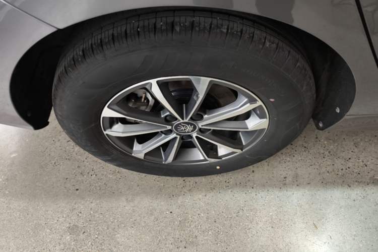 Used BYD Qin PLUS 2024 HONOR Edition DM-i 55KM Leading Model Right Rear Wheel Hub