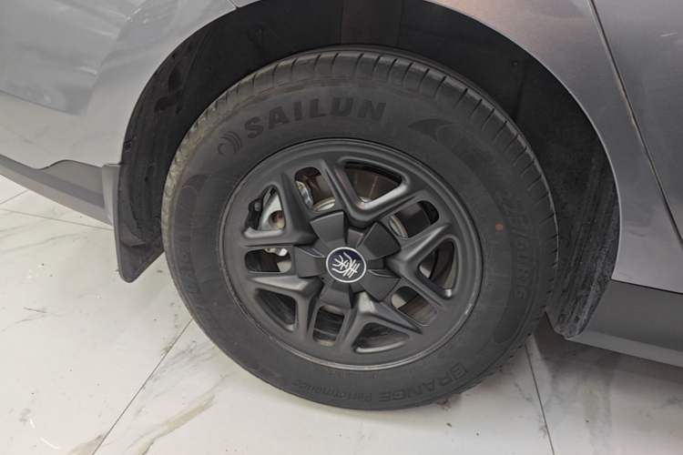 Used BYD Qin PLUS 2024 HONOR Edition DM-i 55KM Leading Model Right Rear Wheel Hub