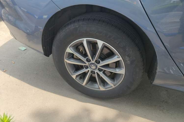 Used BYD Qin PLUS 2024 HONOR Edition DM-i 55KM Leading Model Right Rear Wheel Hub