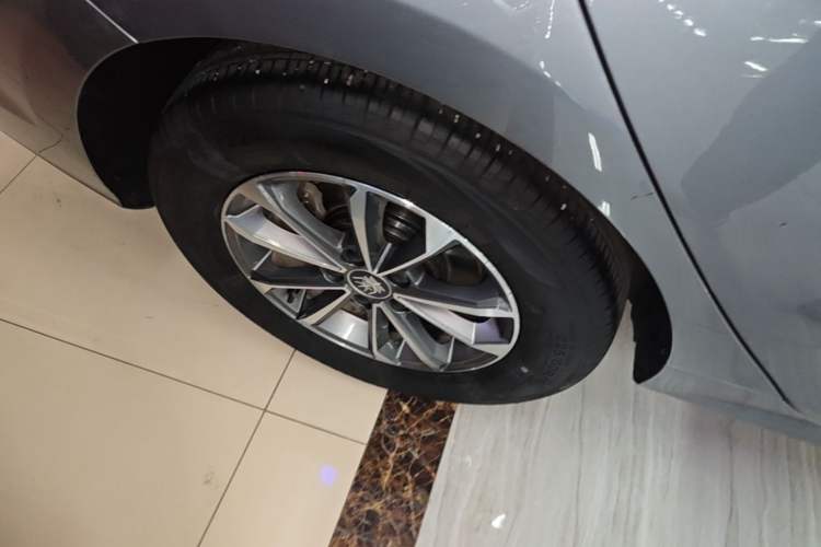 Used BYD Qin PLUS 2024 HONOR Edition DM-i 55KM Leading Model Right Rear Wheel Hub