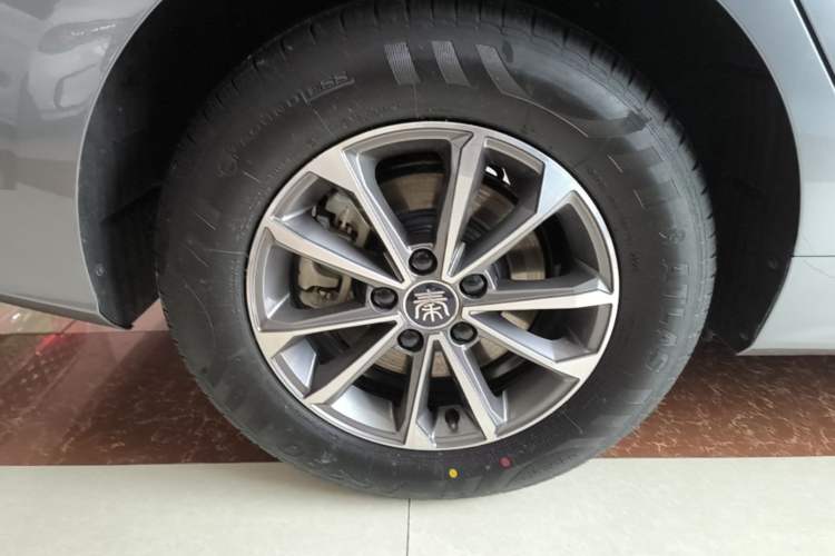 Used BYD Qin PLUS 2024 HONOR Edition DM-i 55KM Leading Model Right Rear Wheel Hub